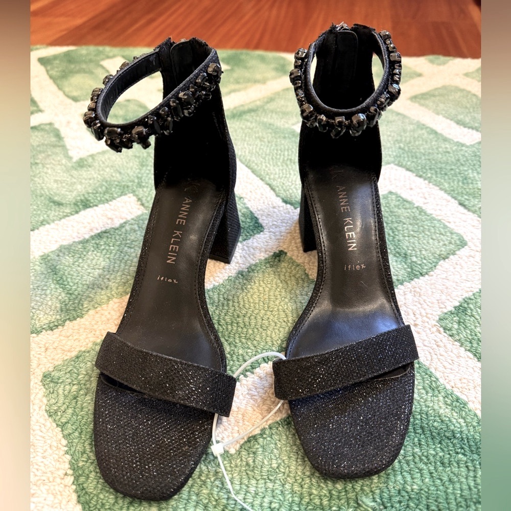 NWT Anne Klein sparkly ankle strapped heels size 8
